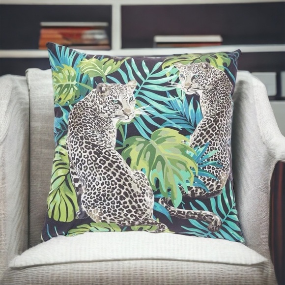 NWT JUNGLE CAT LEOPARD PRINT TOSS PILLOW THROW COVER - Picture 6 of 6